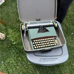 Vintage Sears 1967 Citation 12 Green Typewriter with Case